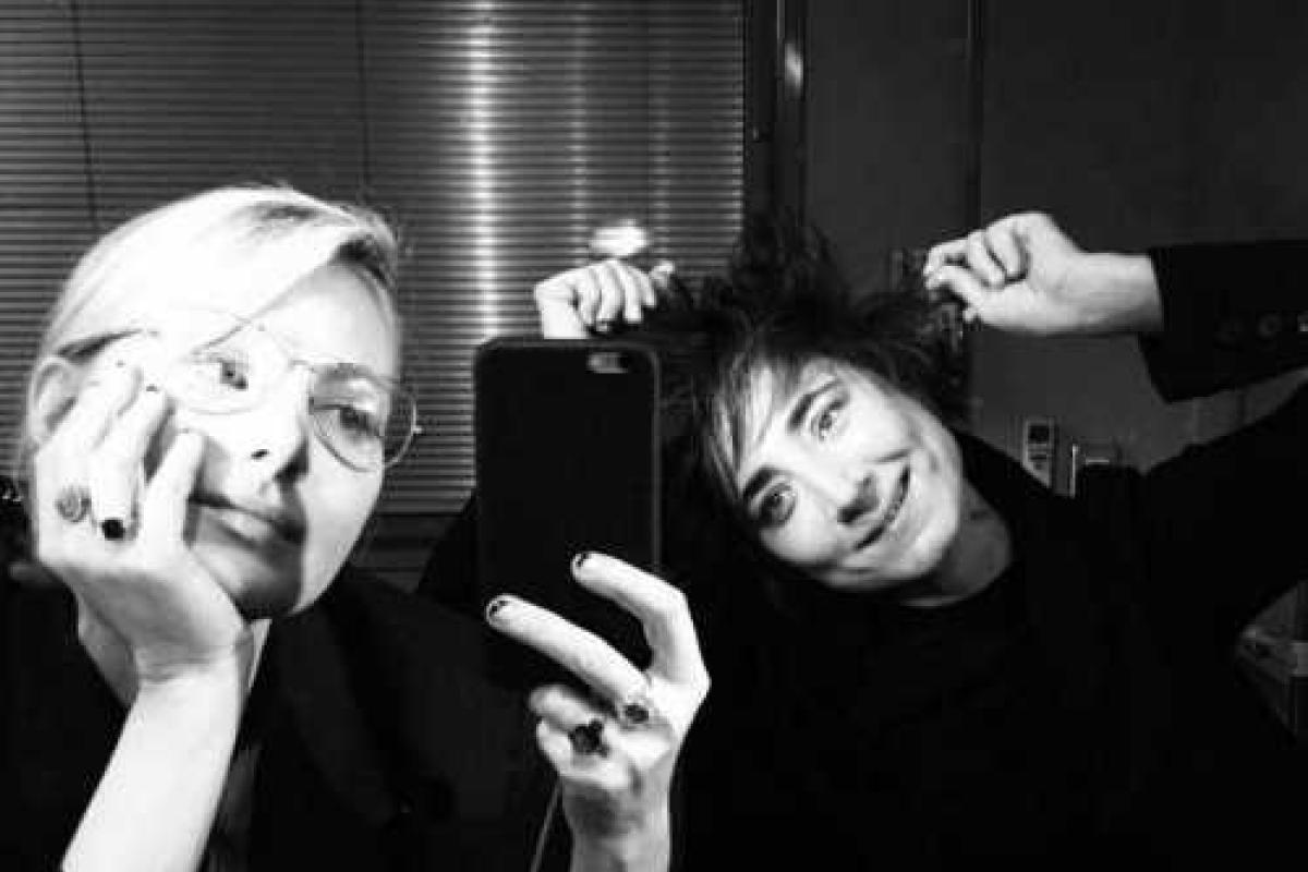 Рената Литвинова показала забавное селфи с Земфирой 