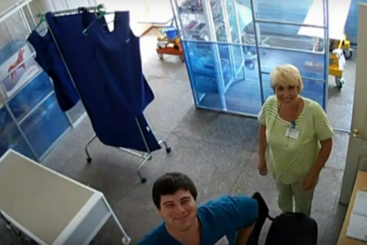 В Крыму неожиданно заиграл гимн Украины: реакция людей В Крыму неожиданно заиграл гимн Украины: реакция людей