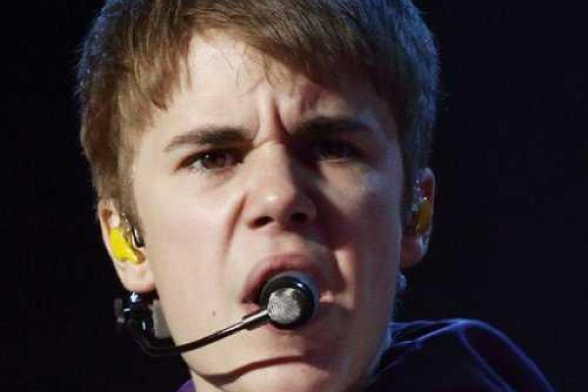 Джастин Бибер сорвал собственный концерт из-за шумных фанатов 