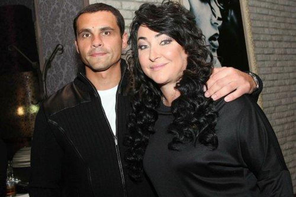 Лолита Милявская увезла мужа из России, чтобы уберечь от сектантов