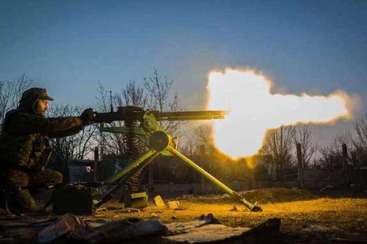 В Марьинке из-за обстрела боевиков пострадала местная школа