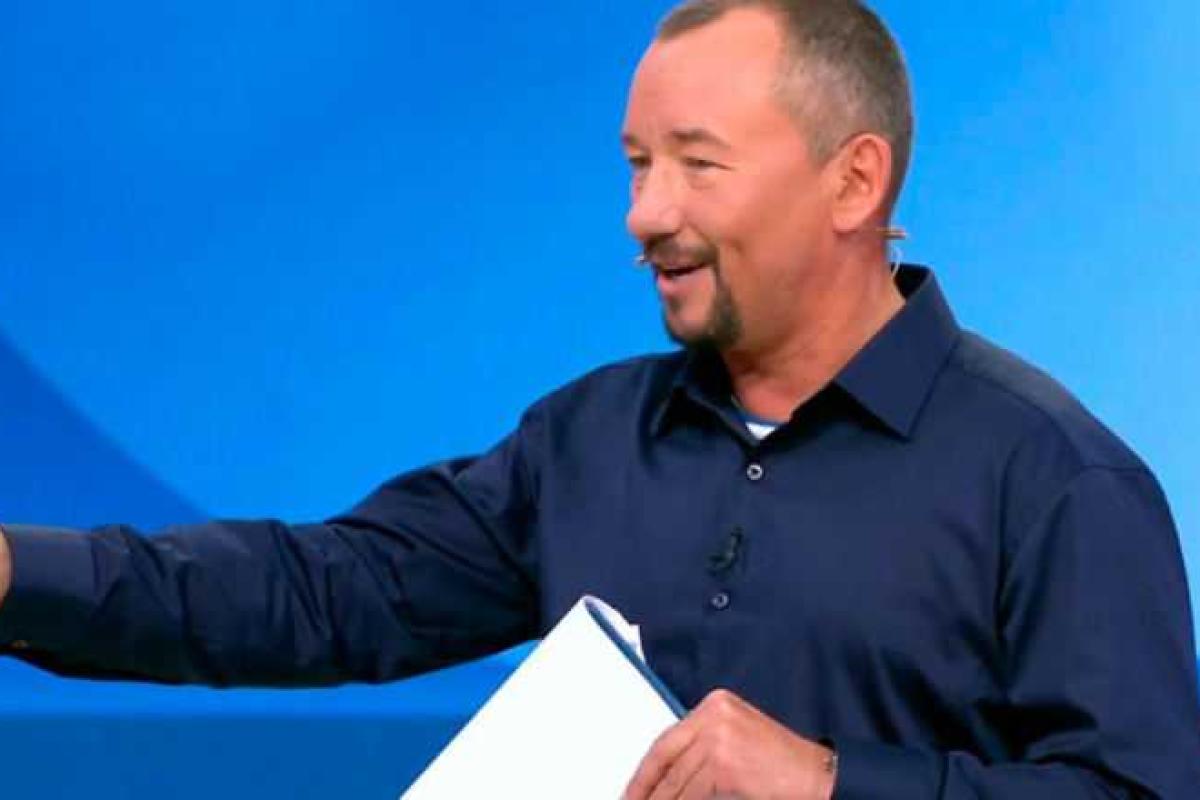 На российском ТВ гостю снова закрыли рот: на этот раз из-за Моторолы На российском ТВ гостю снова закрыли рот: на этот раз из-за Моторолы