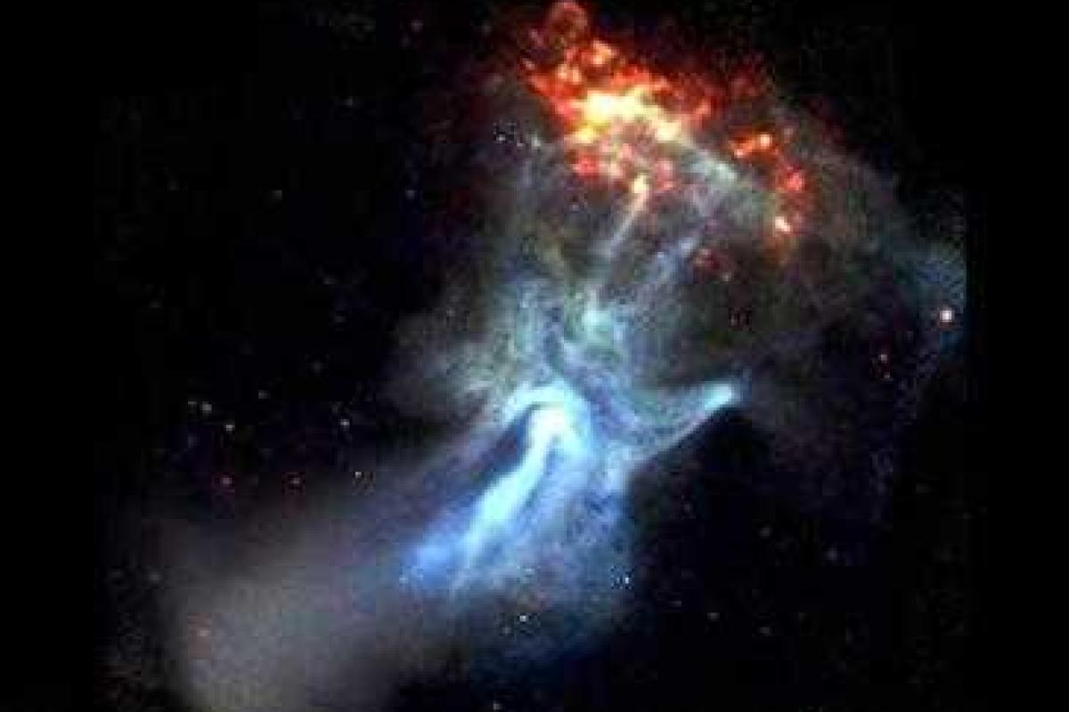 Ученые NASA показали появившуюся в далеком космосе "Руку Бога"