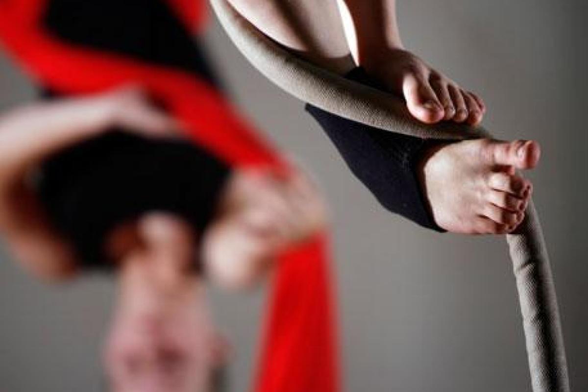 В России девочкам хотят запретить лазить по канатам: соцсети смеются В России девочкам хотят запретить лазить по канатам: соцсети смеются