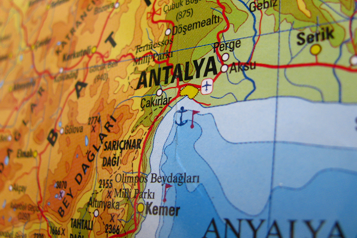 В Анталии ищут террористов, которые выпустили две ракеты