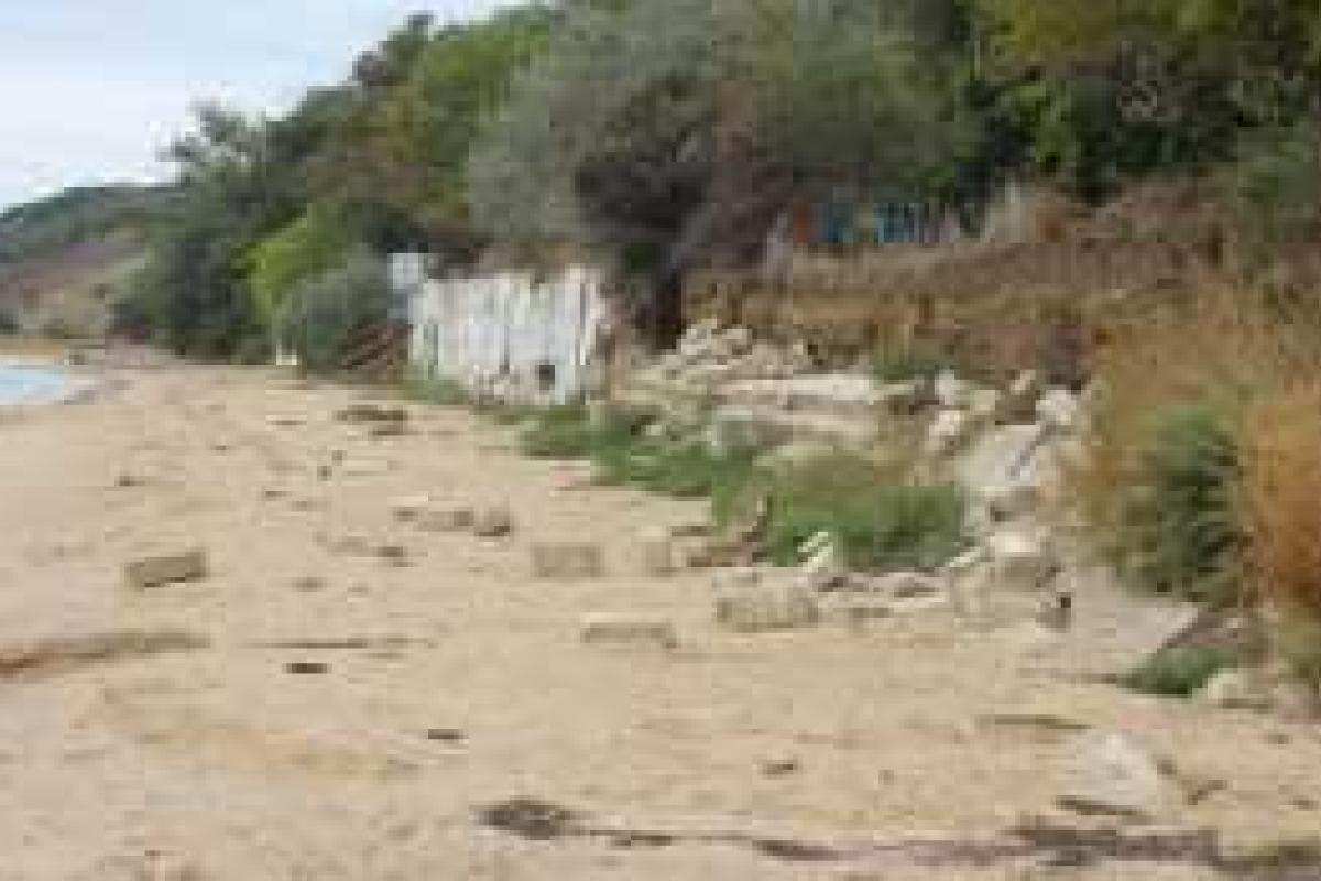 Оккупированная Керчь начала обваливаться в море