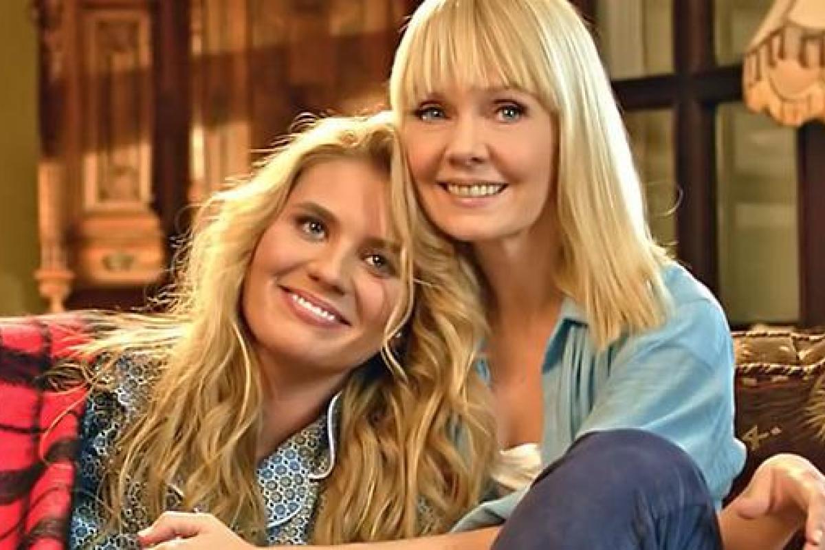 Дуэт певицы Валерии и ее взрослой дочери поразил фанатов