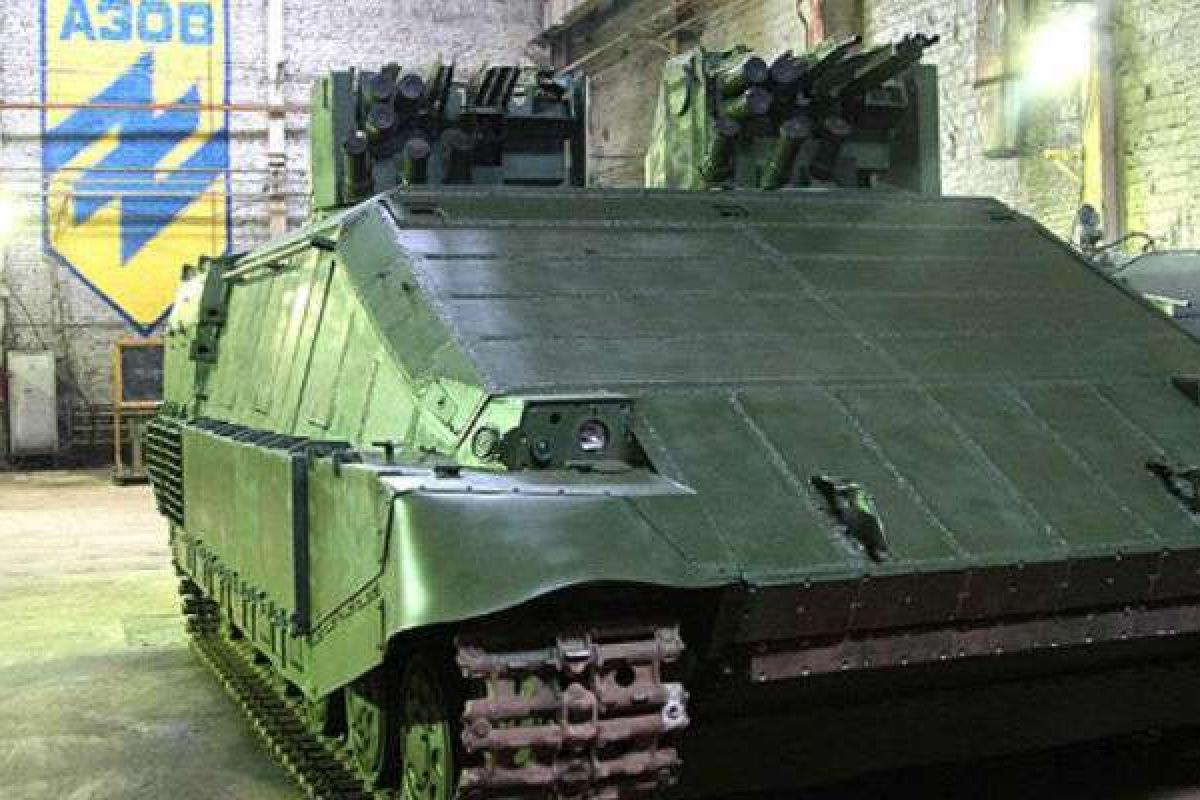 Журналисты утверждают, что танк с завода в Киеве похитили бойцы "Азова" Журналисты утверждают, что танк с завода в Киеве похитили бойцы "Азова"
