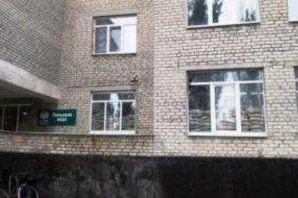 Боевики обстреляли школу в Марьинке - полиция Боевики обстреляли школу в Марьинке - полиция