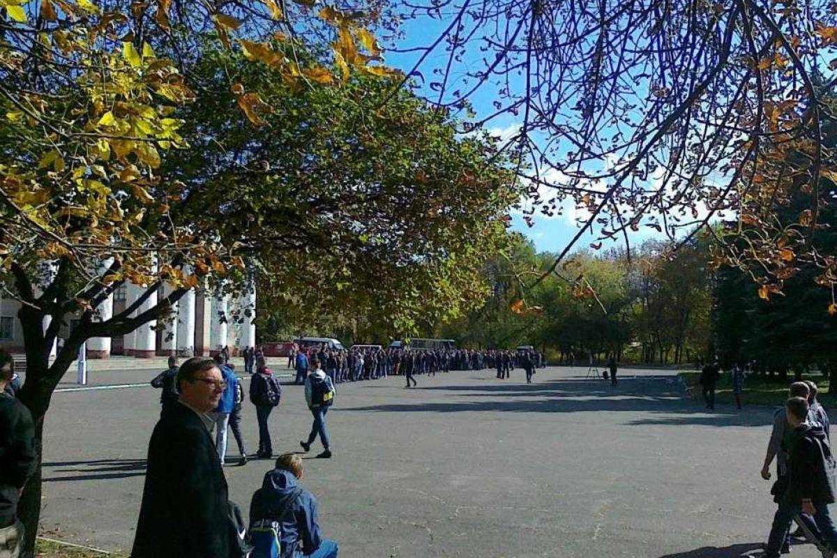 В Донецке боевики организовали митинг против вооруженной миссии ОБСЕ