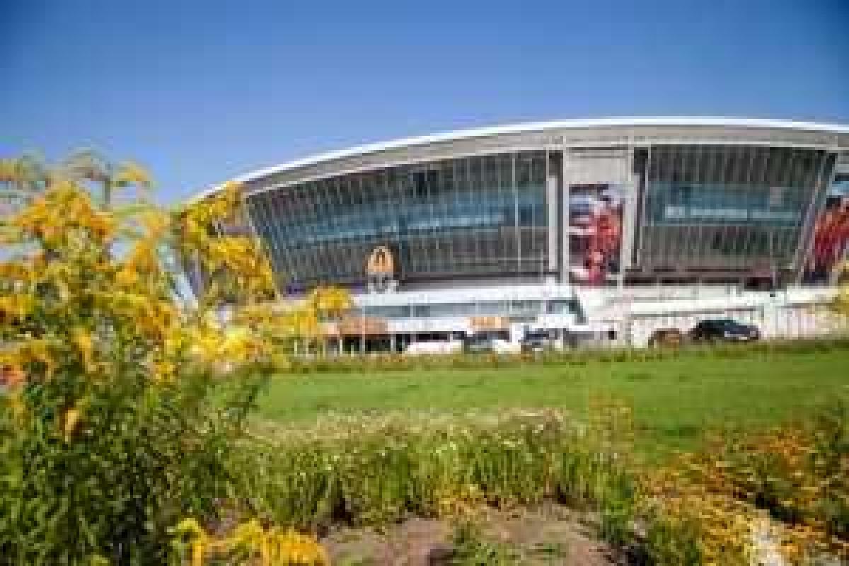 У Ахметова запретили террористам играть в футбол на "Донбасс Арене" У Ахметова запретили террористам играть в футбол на "Донбасс Арене"