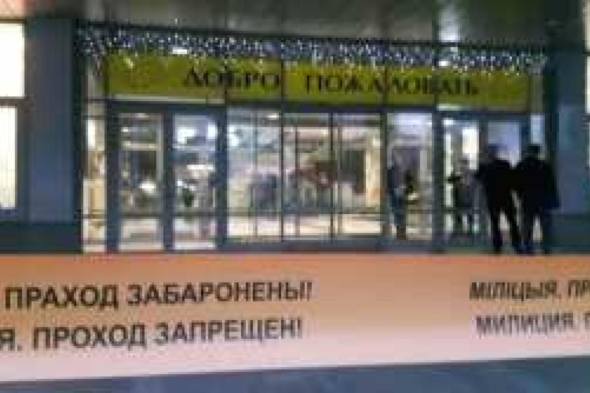 Резню бензопилой в ТЦ Минска устроил 18-летний парень: посетители думали, что это реалити шоу Резню бензопилой в ТЦ Минска устроил 18-летний парень: посетители думали, что это реалити шоу