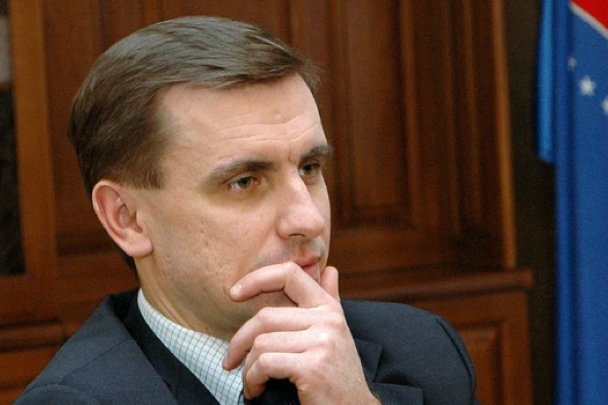 У Порошенко назвали условия проведения выборов на оккупированном Донбассе У Порошенко назвали условия проведения выборов на оккупированном Донбассе