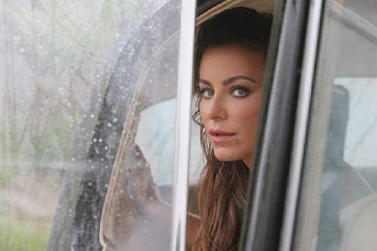 Ани Лорак рассказала, что в 2017 году собирается выступить в Украине