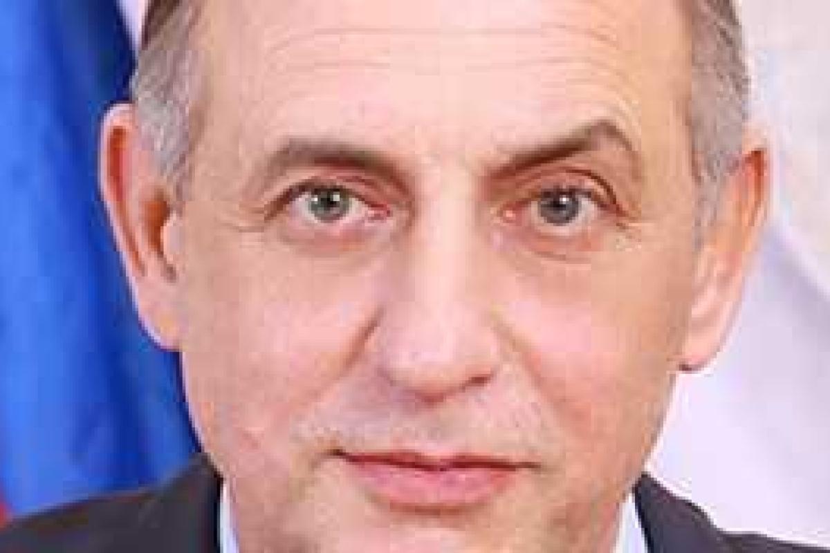 В Петербурге журналистка потребовала извинений от депутата, который искаверкал её фамилию В Петербурге журналистка потребовала извинений от депутата, который искаверкал её фамилию