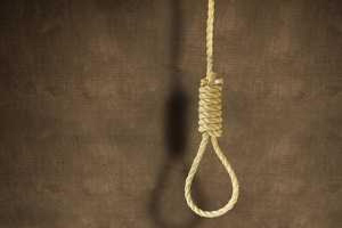 В Донецкой области произошла жуткая трагедия: мальчик повесился, когда его мать пришла с родительского собрания В Донецкой области произошла жуткая трагедия: мальчик повесился, когда его мать пришла с родительского собрания