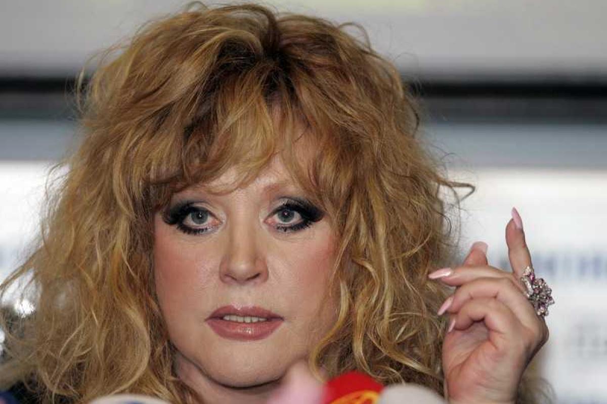 Алла Пугачева решила вернуться на сцену с мужским репертуаром