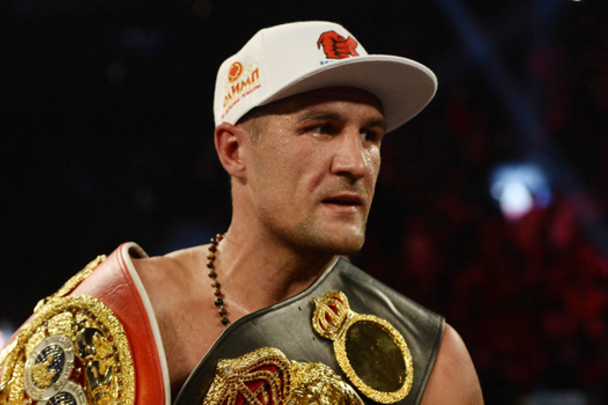 Российский боксер надел футболку с украинским трезубцем Российский боксер надел футболку с украинским трезубцем