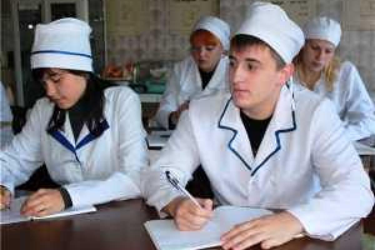 Выпускников-медиков освободили от принудительного труда