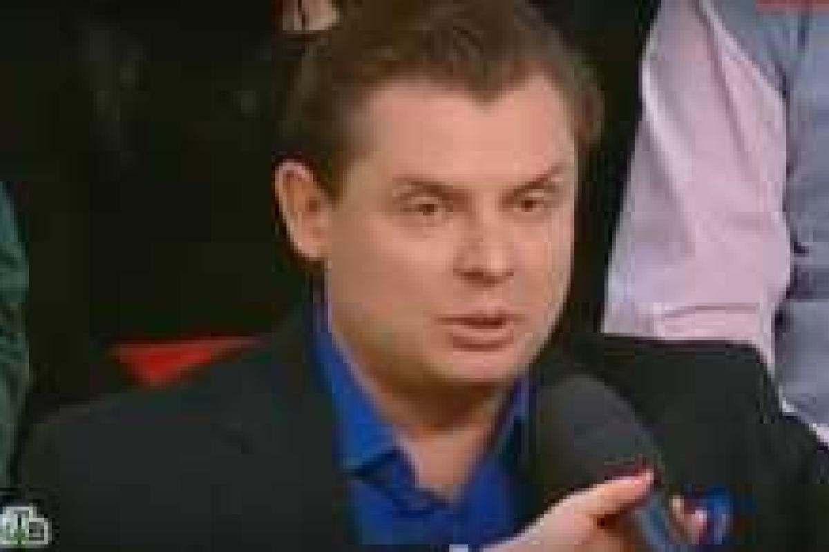 "Моторола обычный террорист, никакой он не герой": в прямом эфире российского ТВ разгорелся скандал "Моторола обычный террорист, никакой он не герой": в прямом эфире российского ТВ разгорелся скандал