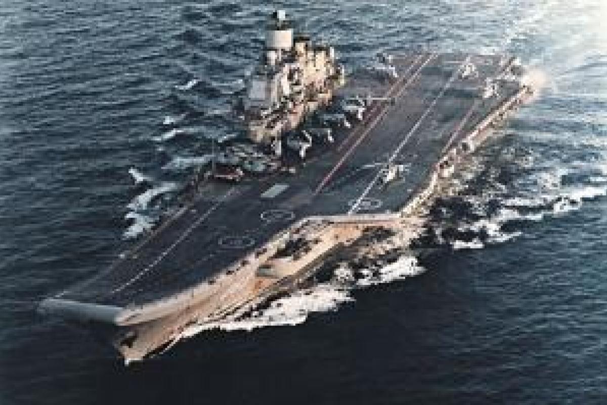 В России придумали способ заправить "Адмирал Кузнецов" без захода в порты В России придумали способ заправить "Адмирал Кузнецов" без захода в порты