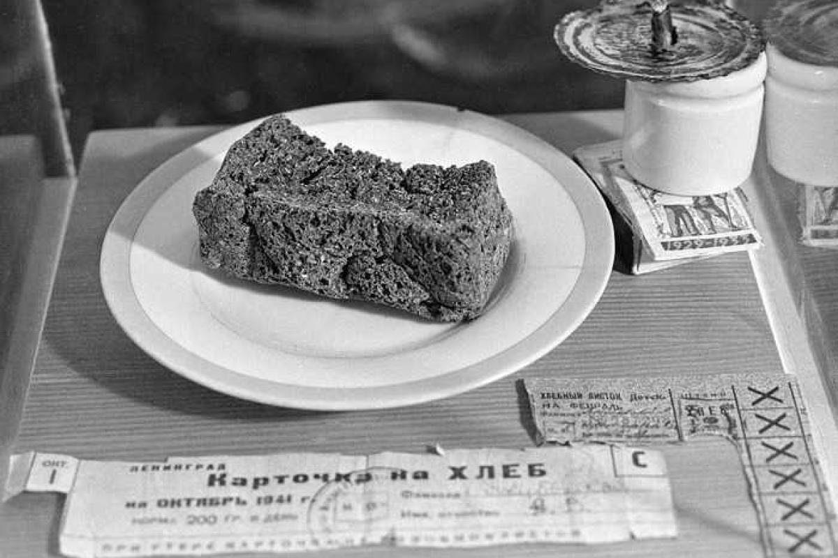 Петербург готовится к войне: утверждена суточная норма хлеба на случай боевых действий Петербург готовится к войне: утверждена суточная норма хлеба на случай боевых действий