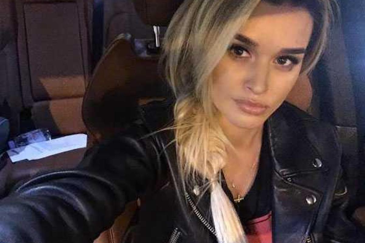 Ксения Бородина вышла на сцену и забыла слова песни