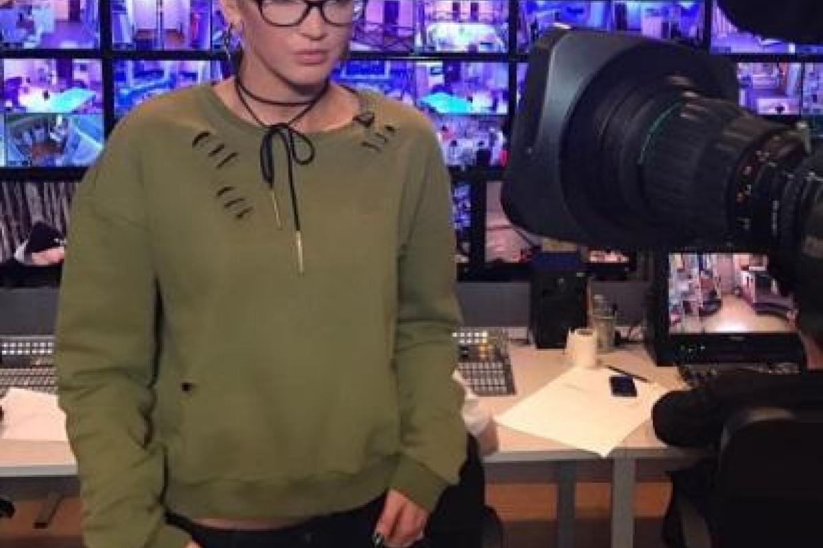 Ольга Бузова расстроила фанатов "бабушкиной" кофтой