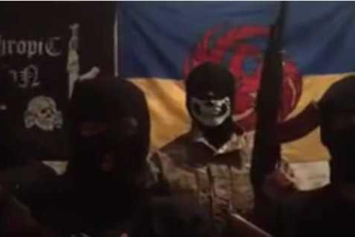 "Захарченко, ты следующий": появилось видео, где неизвестные в масках взяли на себя ответственность за убийство Моторолы "Захарченко, ты следующий": появилось видео, где неизвестные в масках взяли на себя ответственность за убийство Моторолы