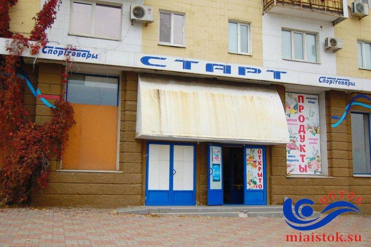 Самый известный магазин спорттоваров Луганска превратился в забегаловку