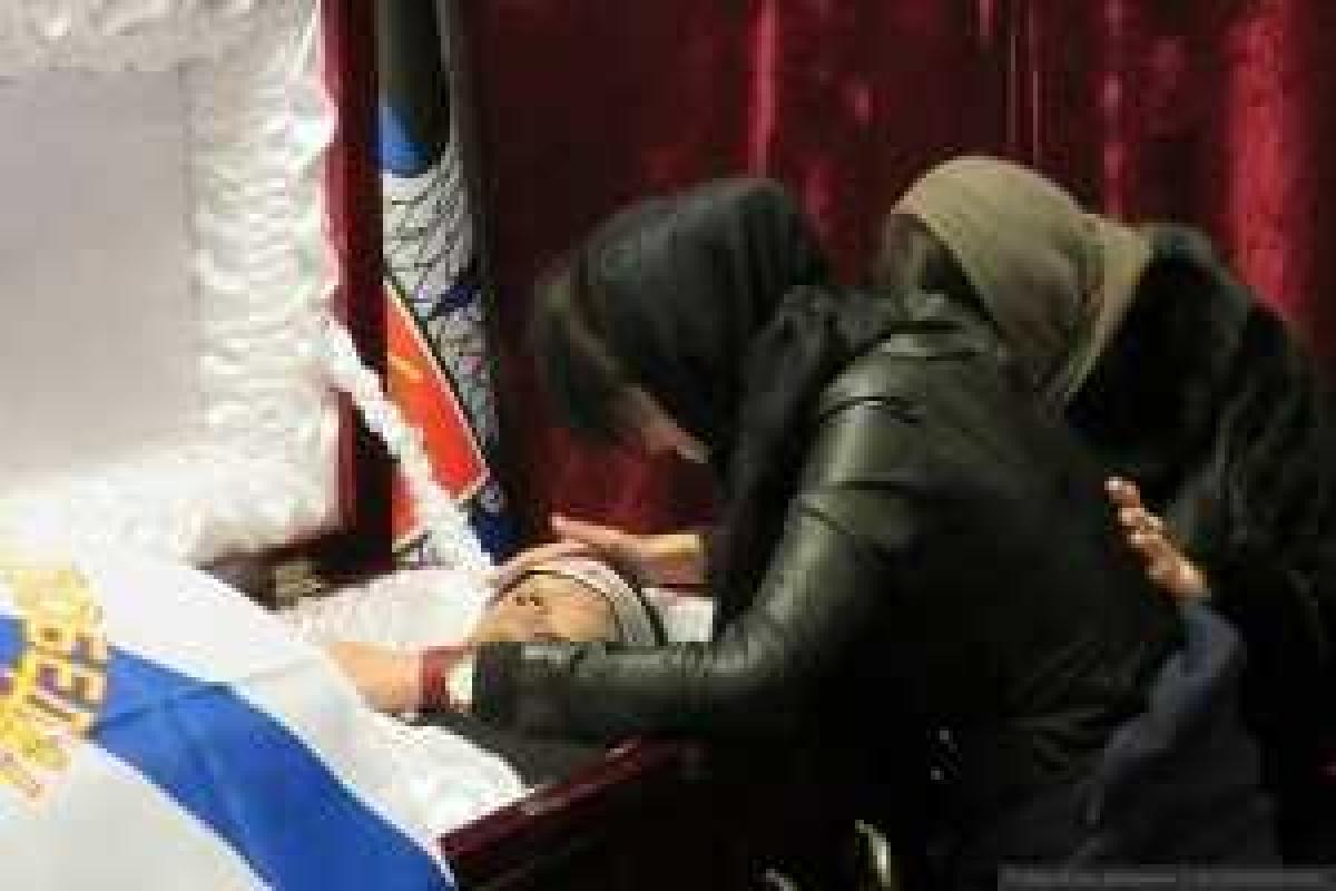 Сеть взорвало фото Моторолы в гробу: "Три дня этого ждали!"