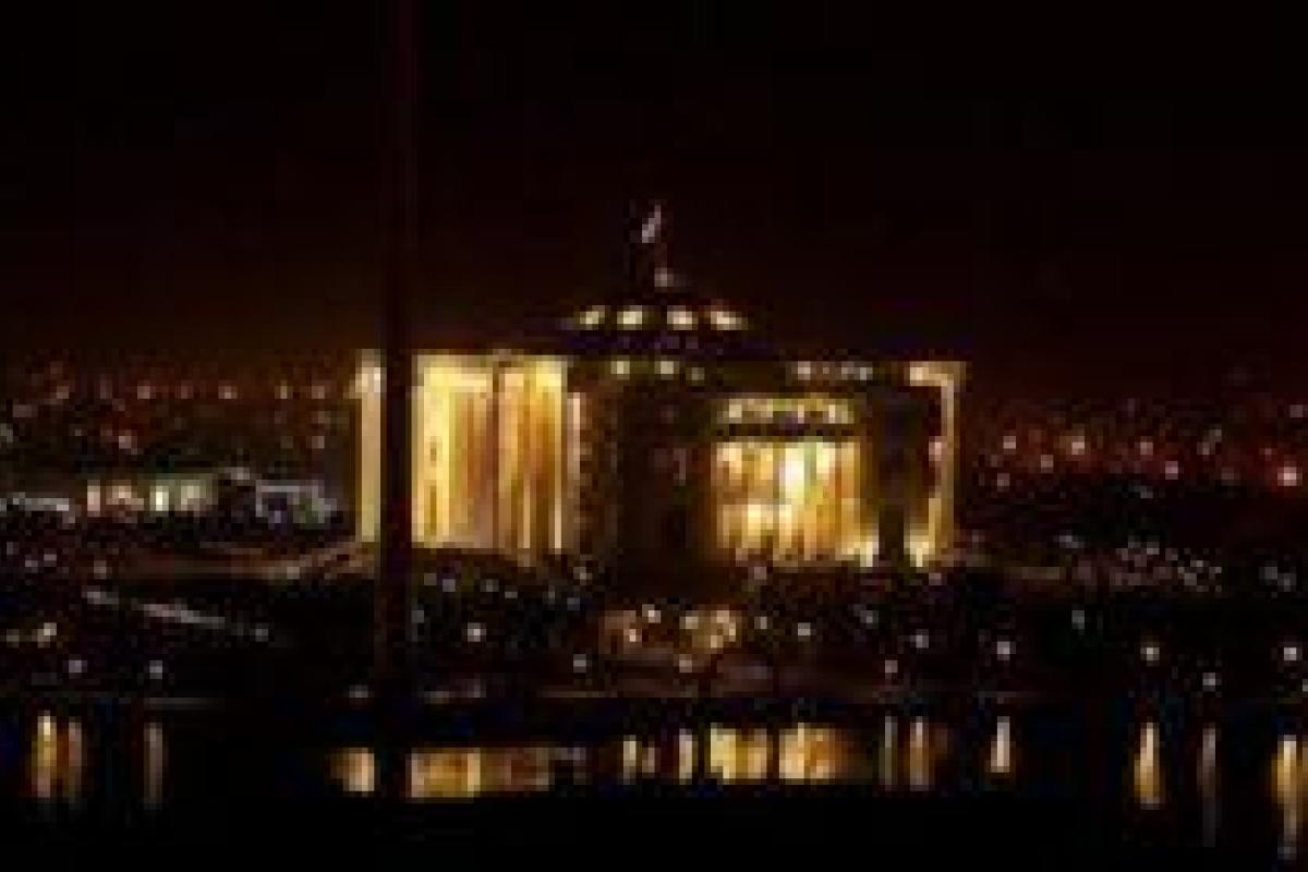 В Таджикистане население почти по всей стране на несколько часов осталось без света В Таджикистане население почти по всей стране на несколько часов осталось без света