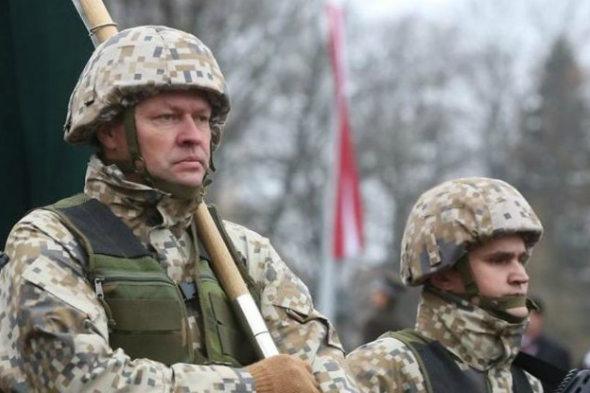 Латвия объявила повышенную боевую готовность из-за российских войск у своих границ Латвия объявила повышенную боевую готовность из-за российских войск у своих границ