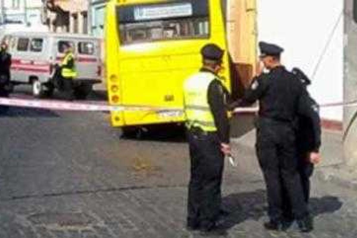 В Черновцах произошло страшное ДТП: водитель маршрутки потерял сознание и насмерть сбил пешехода