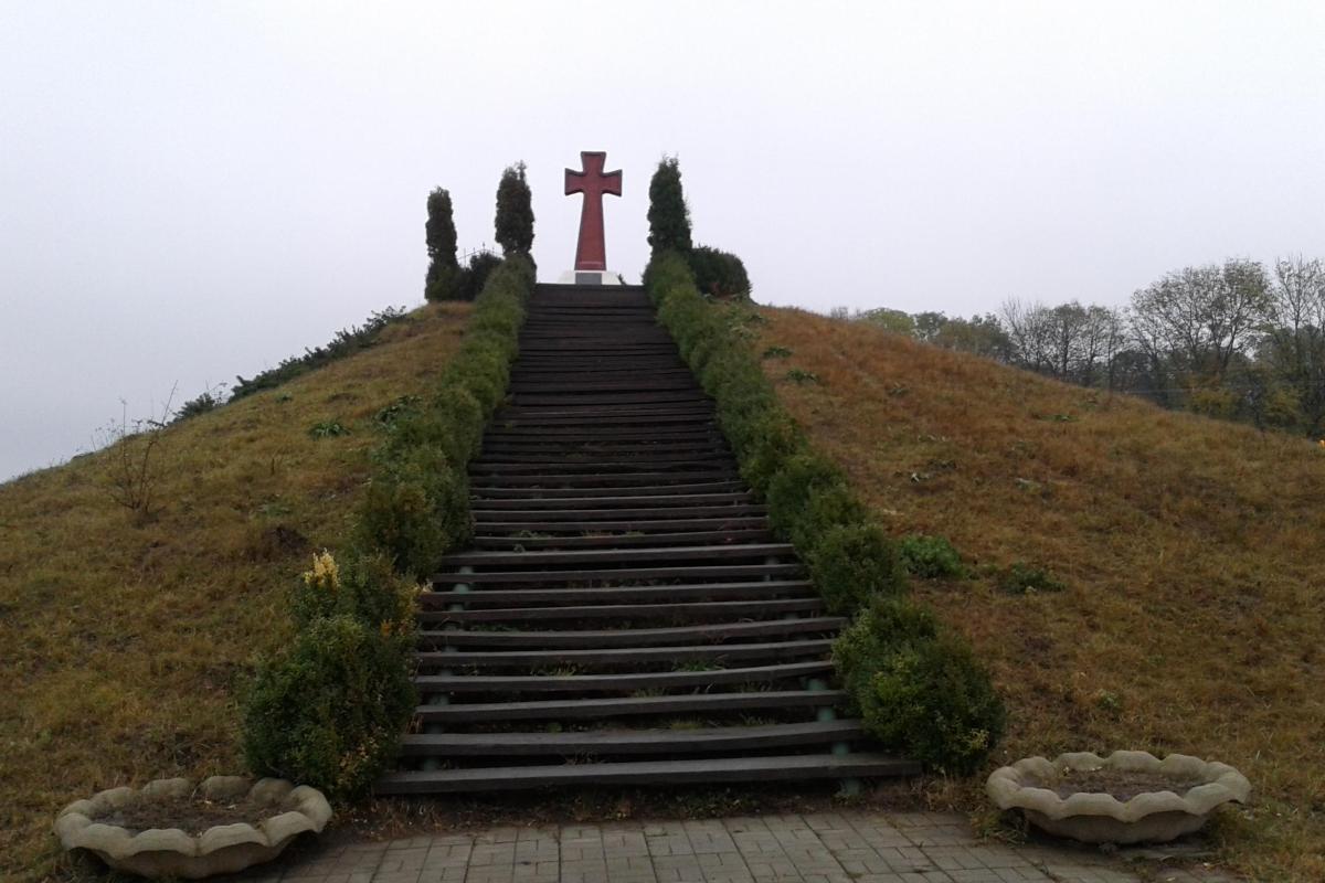 Активистам с востока Украины подарили землю Хмельницкой области