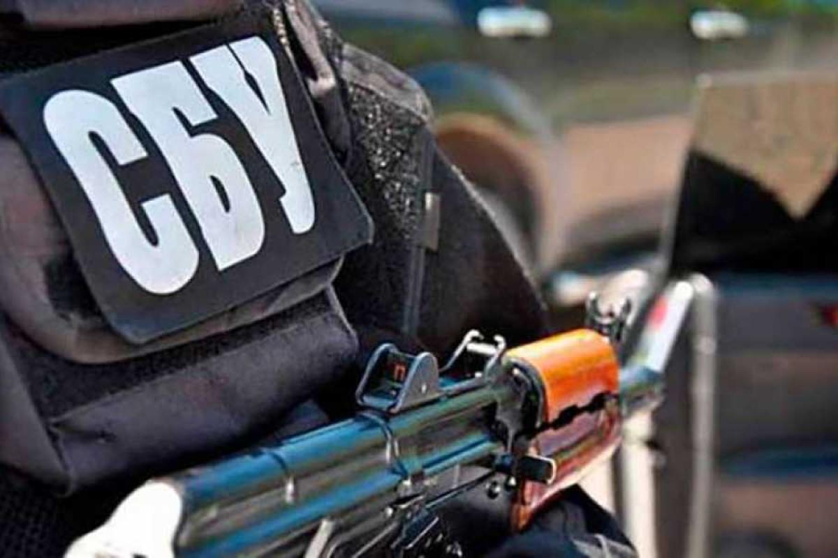 У Сумах СБУ затримала жінку, що закликала до створення "Сумської народної республіки" У Сумах СБУ затримала жінку, що закликала до створення "Сумської народної республіки"