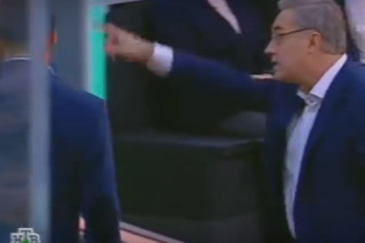 В России украинского эксперта ведущий силой выгнал из студии прямо во время прямого эфира В России украинского эксперта ведущий силой выгнал из студии прямо во время прямого эфира