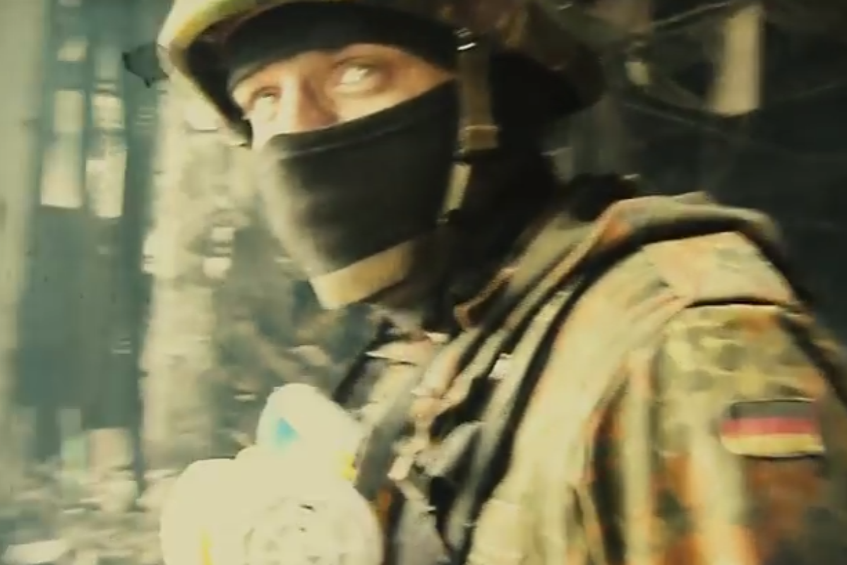 В сети представлен патриотический клип "Мой рыцарский крест", посвященный защитникам ДАП