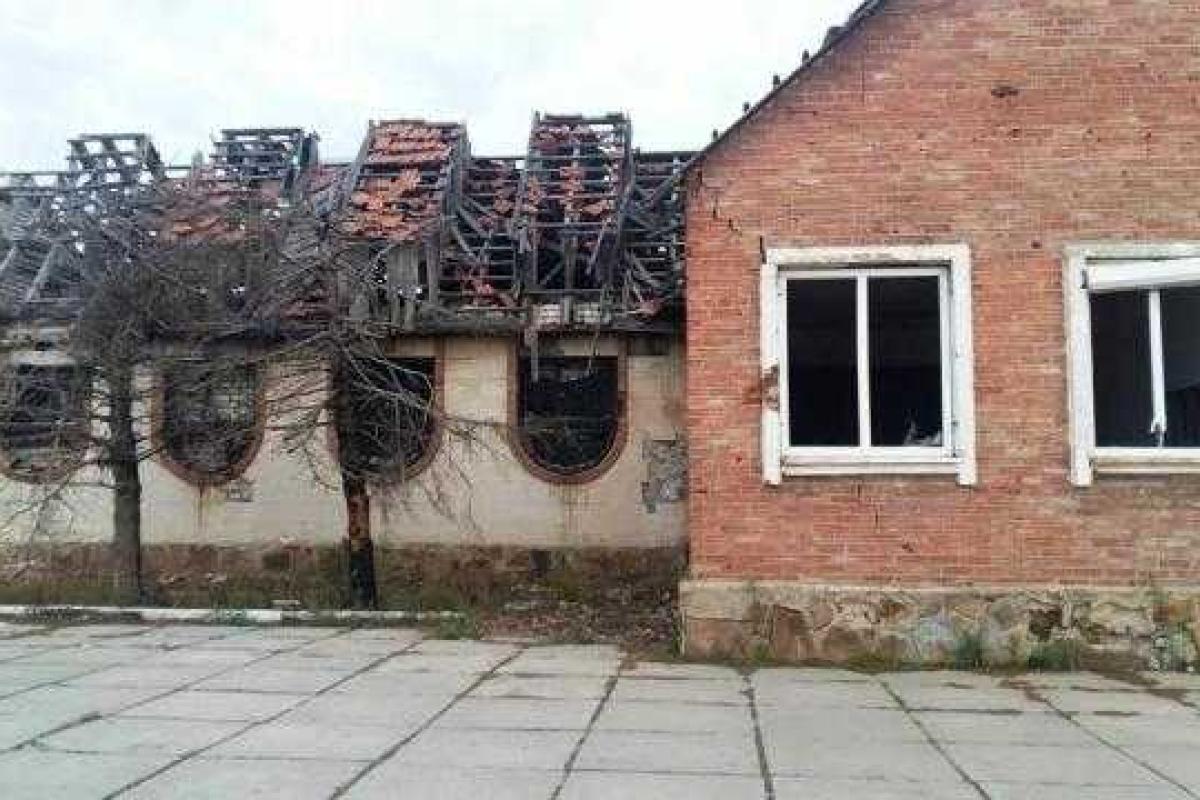 В сети показали фото обстрелянной Станицы Луганской