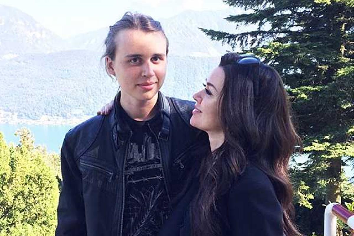 Анастасия Заворотнюк впервые показала взрослого сына