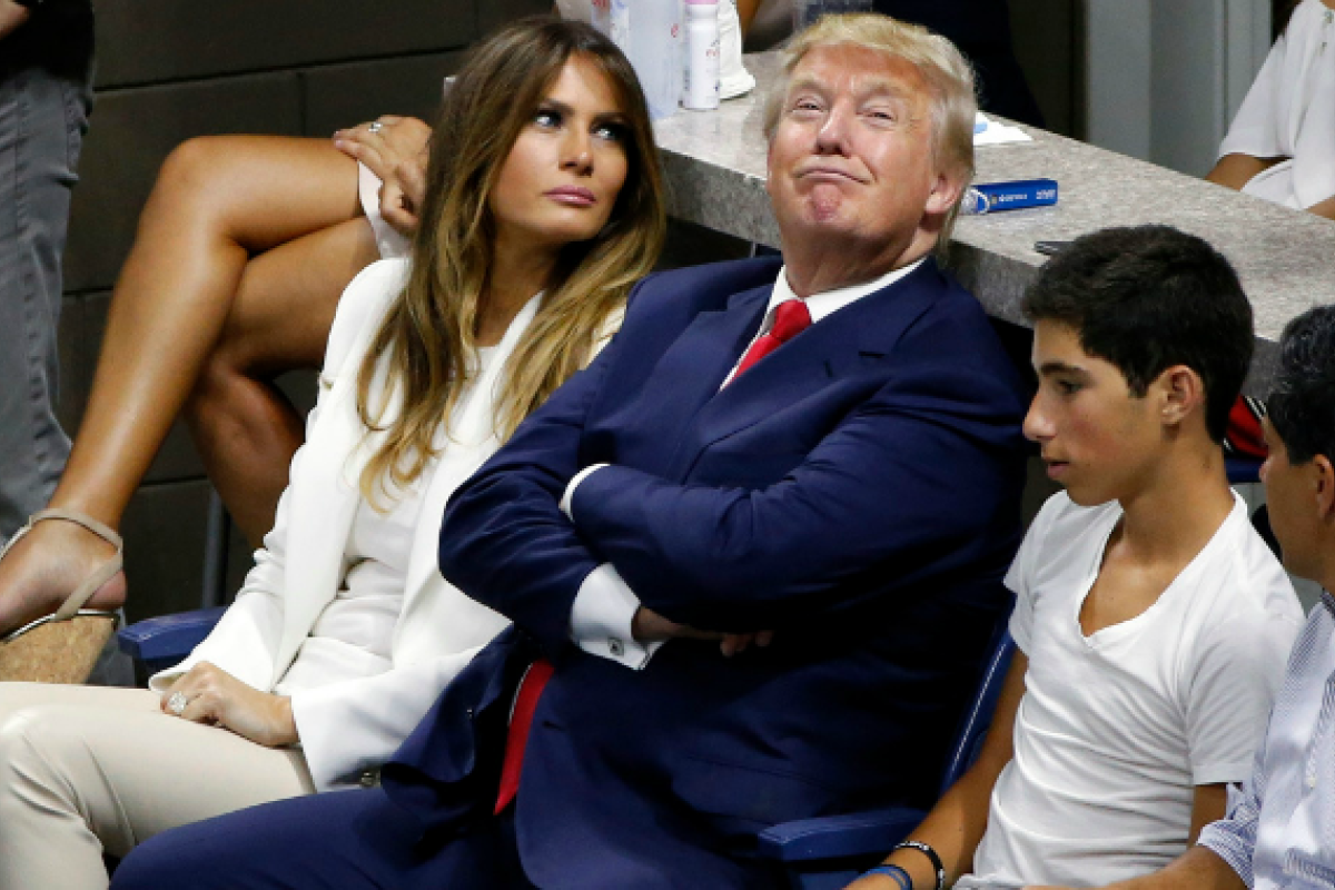 Модельер Мишель Обамы призвала бойкотировать Меланию Трамп Модельер Мишель Обамы призвала бойкотировать Меланию Трамп