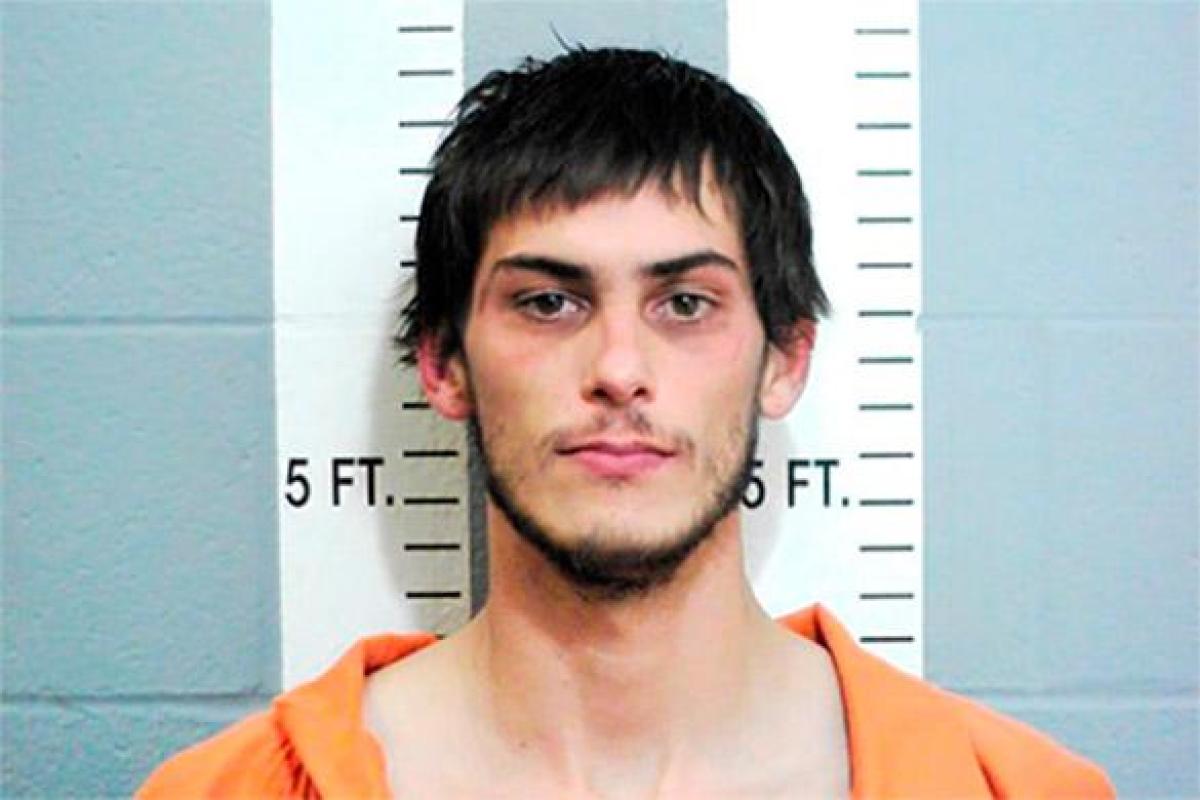 Как в фильме ужасов: американская школьница нашла в своем шкафу беглого преступника Как в фильме ужасов: американская школьница нашла в своем шкафу беглого преступника