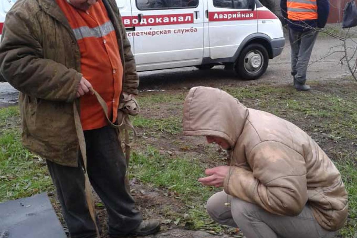 В Донецке жителям частного сектора отключили воду за долги В Донецке жителям частного сектора отключили воду за долги