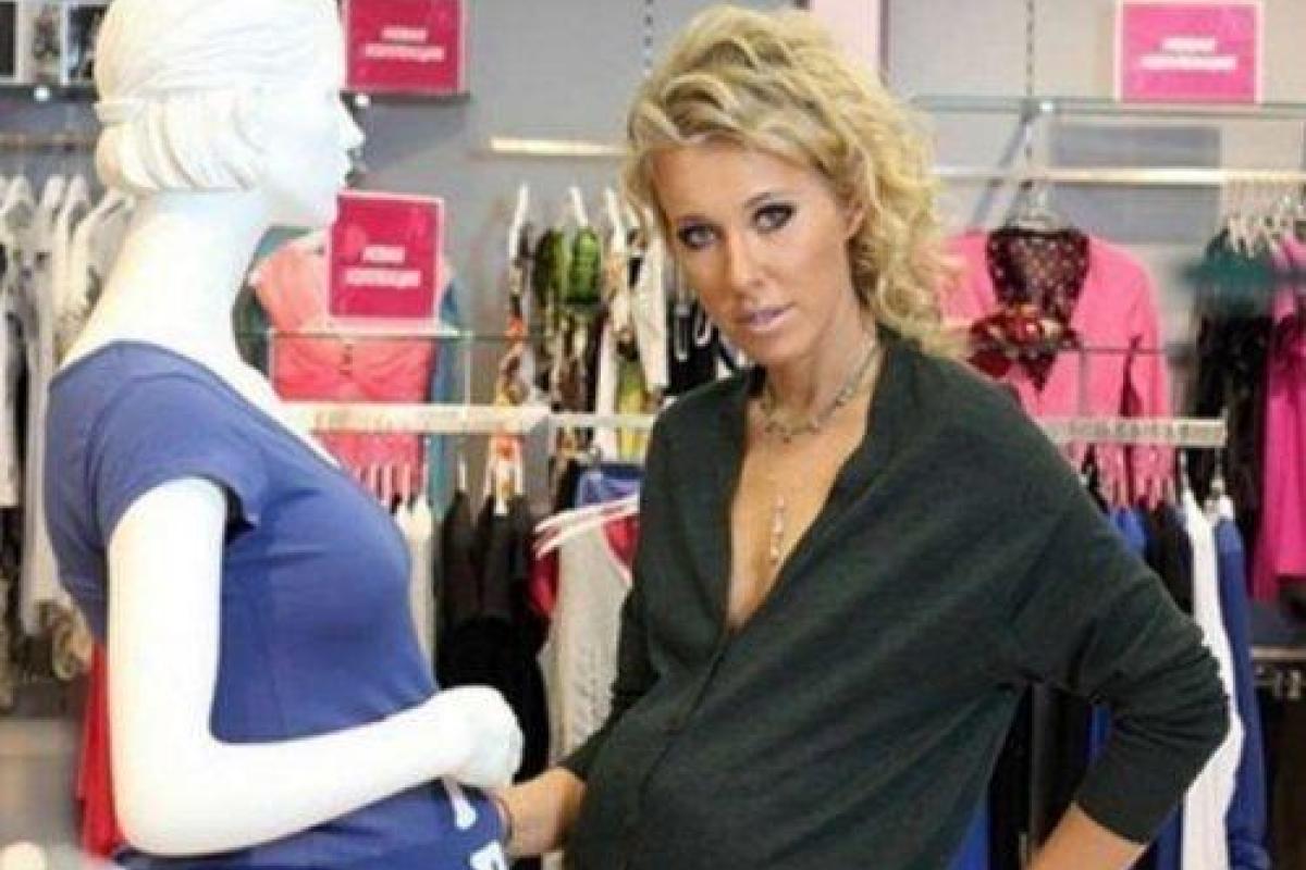 Ксенія Собчак показала свіжу світлину з вагітним животиком