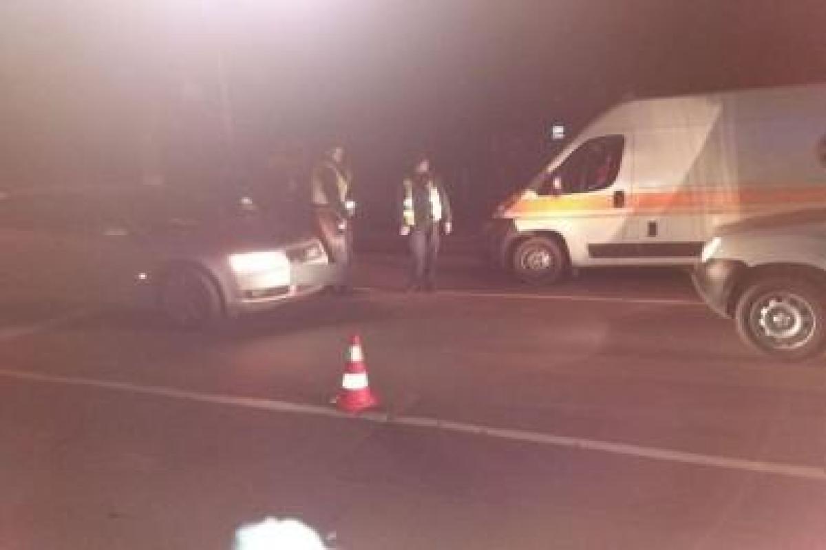 У Хмельницькому сталася жахлива ДТП: водій "Audi" збив неповнолітню дівчину У Хмельницькому сталася жахлива ДТП: водій "Audi" збив неповнолітню дівчину