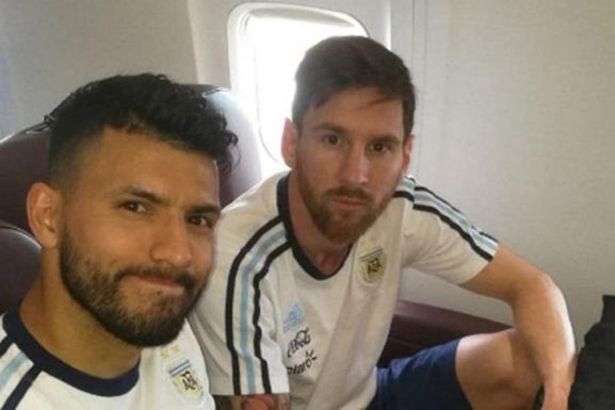 В сети появилось фото Месси на борту разбившегося в Колумбии самолета В сети появилось фото Месси на борту разбившегося в Колумбии самолета