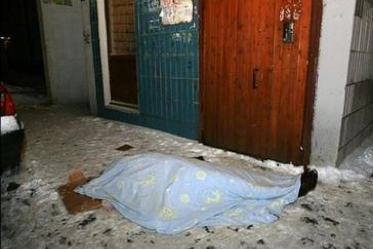 В Москве обнаружено окровавленное тело зверски убитой девушки В Москве обнаружено окровавленное тело зверски убитой девушки