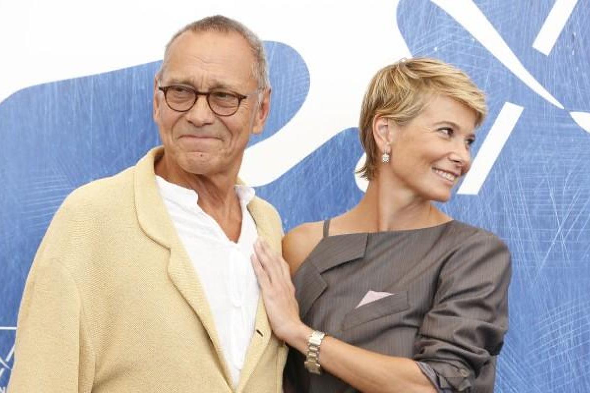 Ясновидящая рассказала, что на Высоцкую и Кончаловского навели порчу