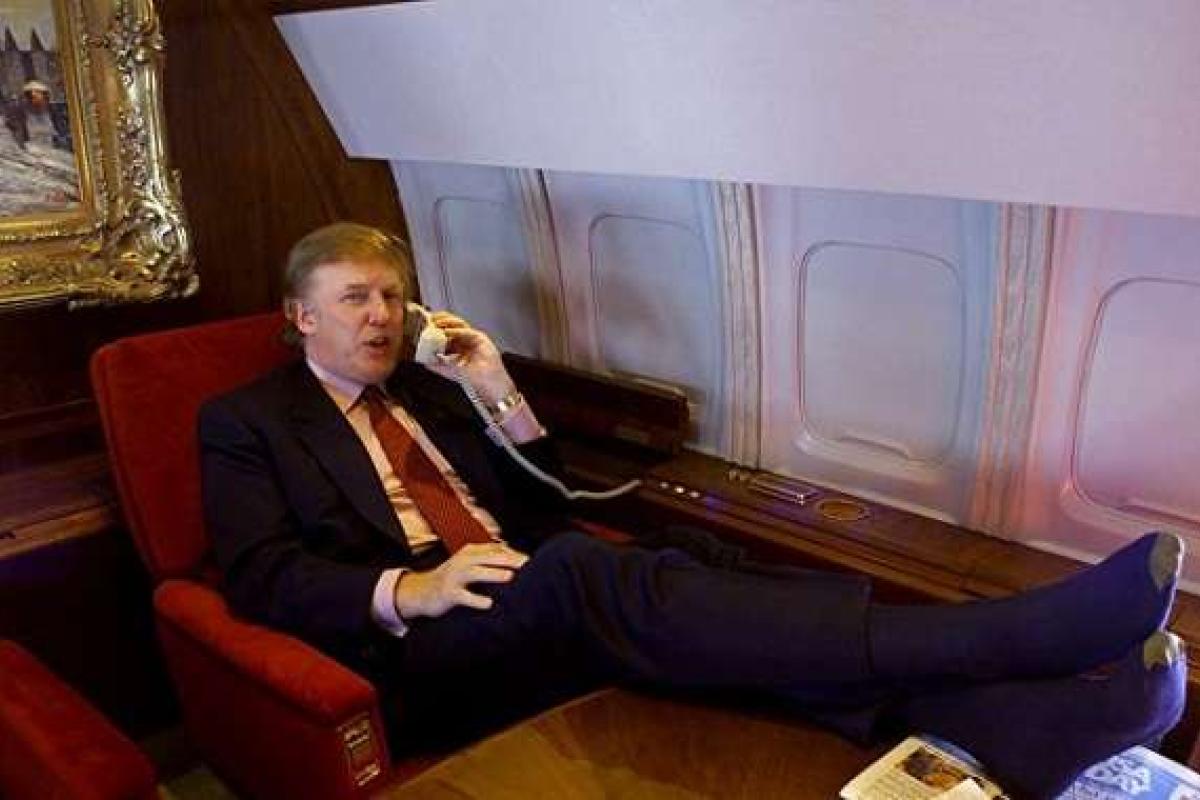 В США Дональд Трамп провел первые международные переговоры В США Дональд Трамп провел первые международные переговоры