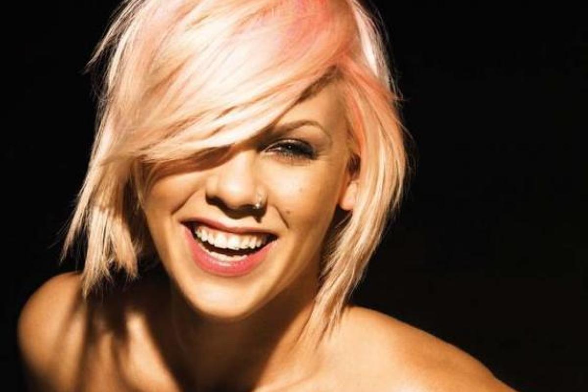 Беременную певицу Пинк заметили на прогулке Беременную певицу Пинк заметили на прогулке